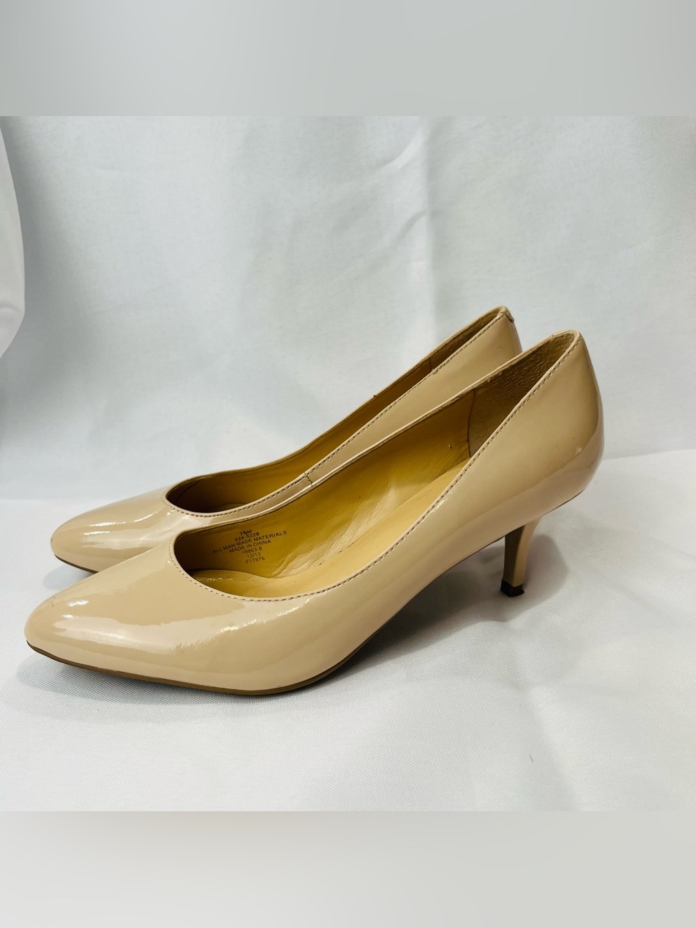 Liz Claiborne Patent Beige Pointed Toe Low Heel Pumps